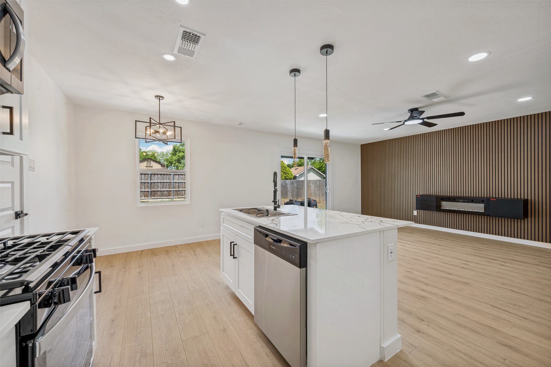 1409 Southmoor Drive Arlington TX 76010