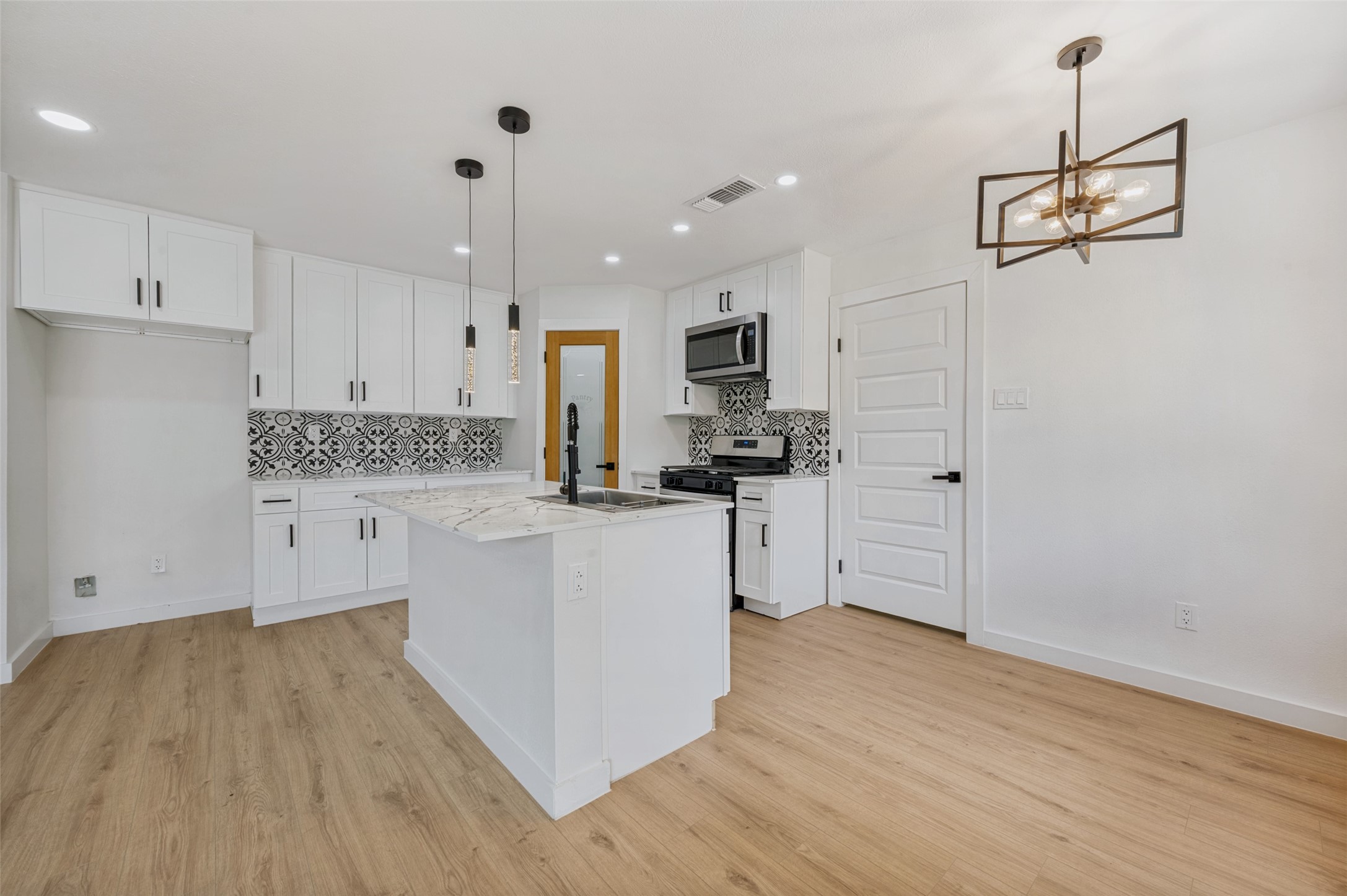 1409 Southmoor Drive Arlington TX 76010