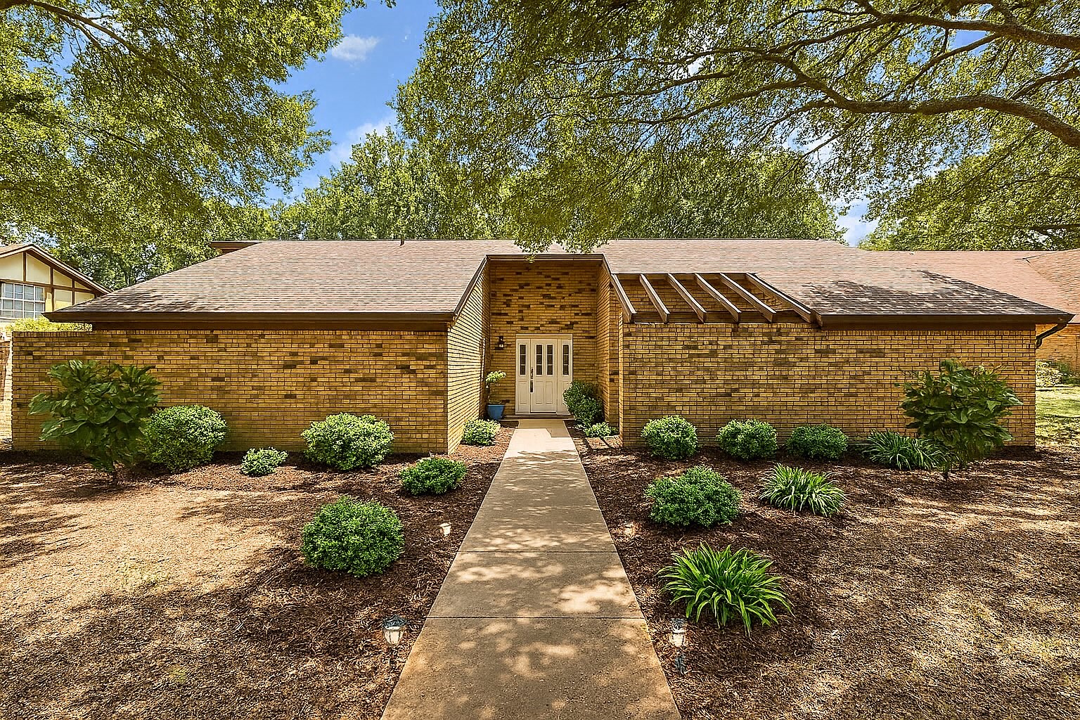 1710 E Valley Lane Grand Prairie TX 75050