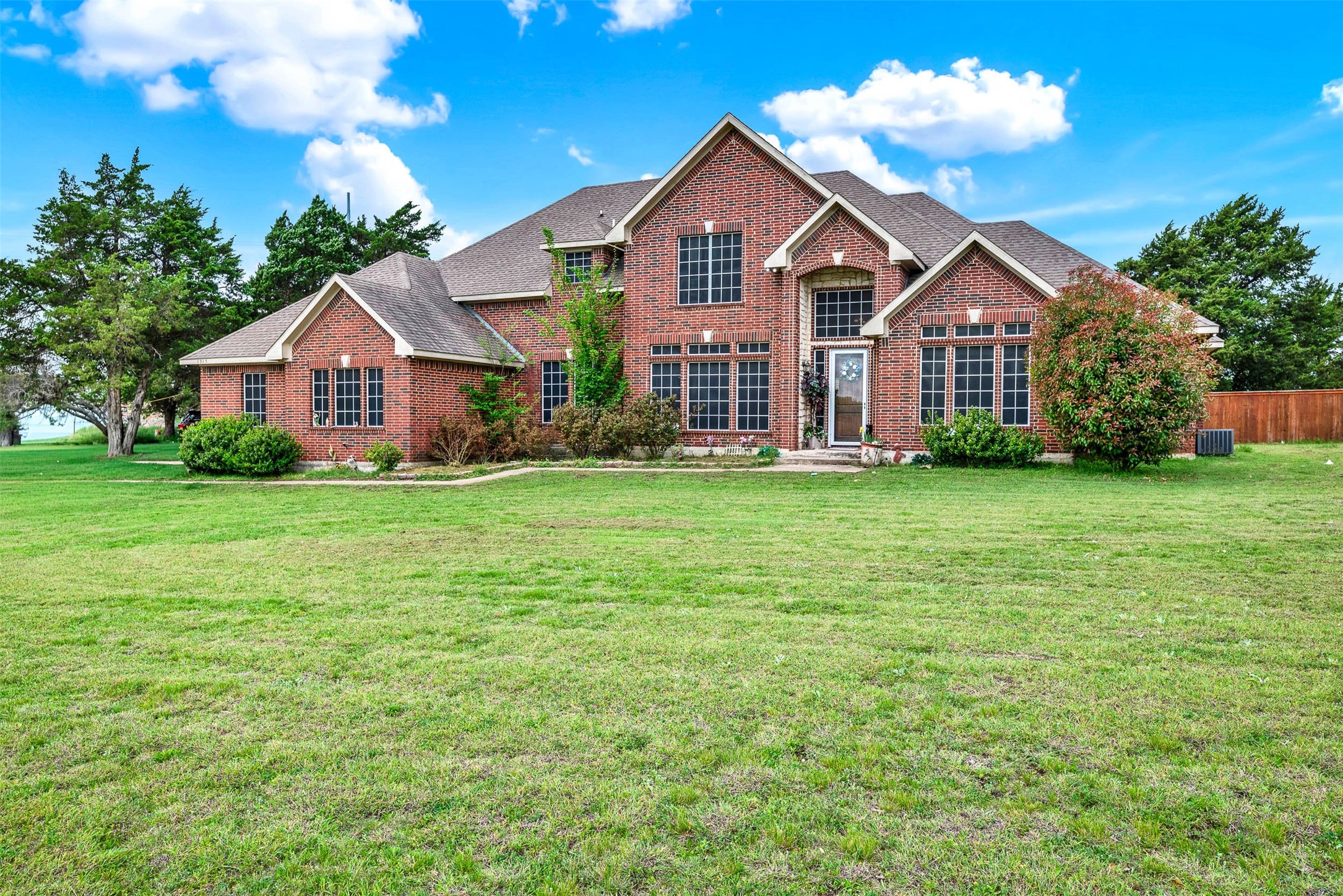 1915 Lillian Avenue Glenn Heights TX 75154