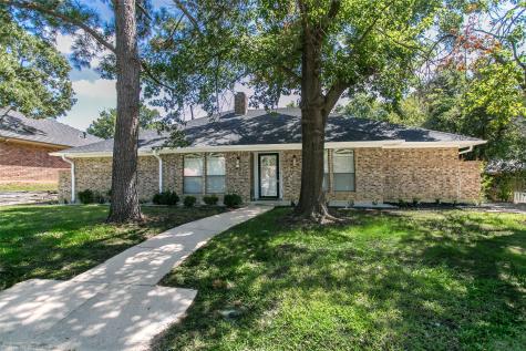 2010 Reverchon Drive Arlington TX 76017