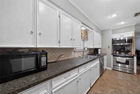 813 E Clinton Avenue Athens TX 75751