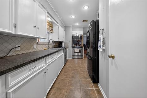 813 E Clinton Avenue Athens TX 75751