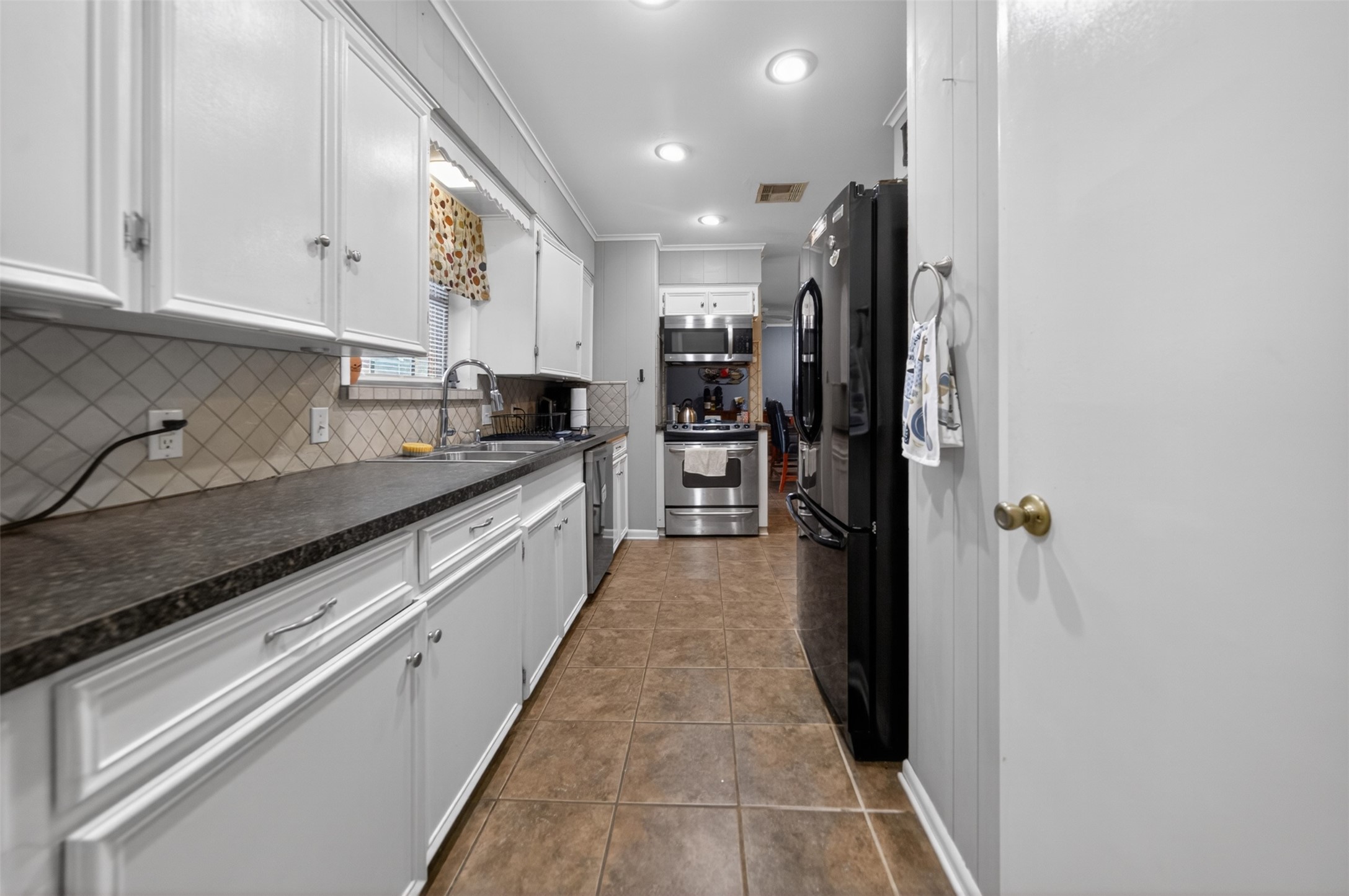 813 E Clinton Avenue Athens TX 75751