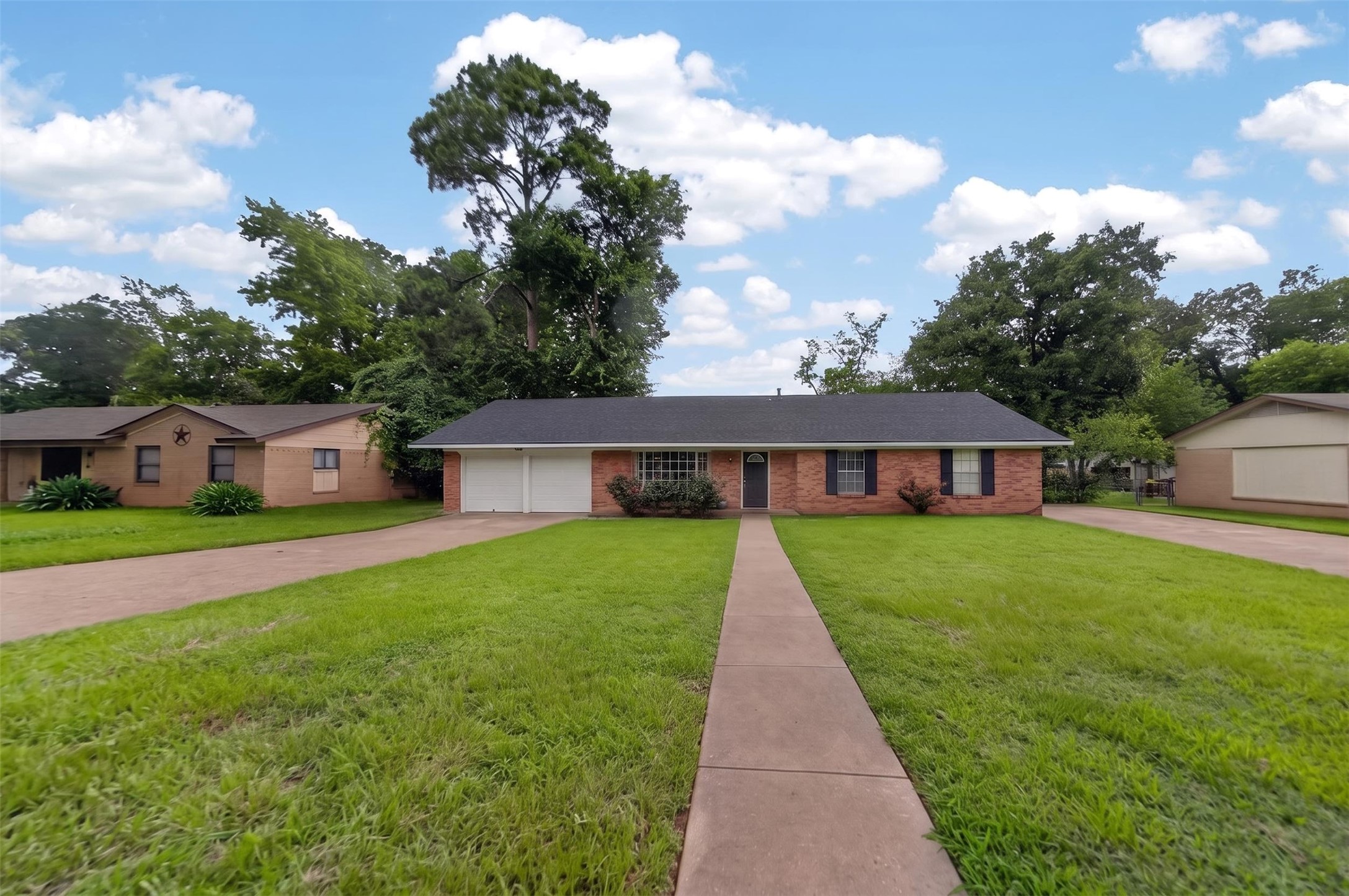 813 E Clinton Avenue Athens TX 75751