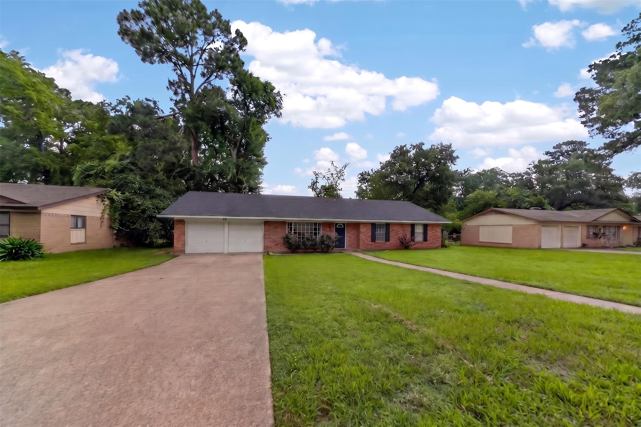 813 E Clinton Avenue Athens TX 75751