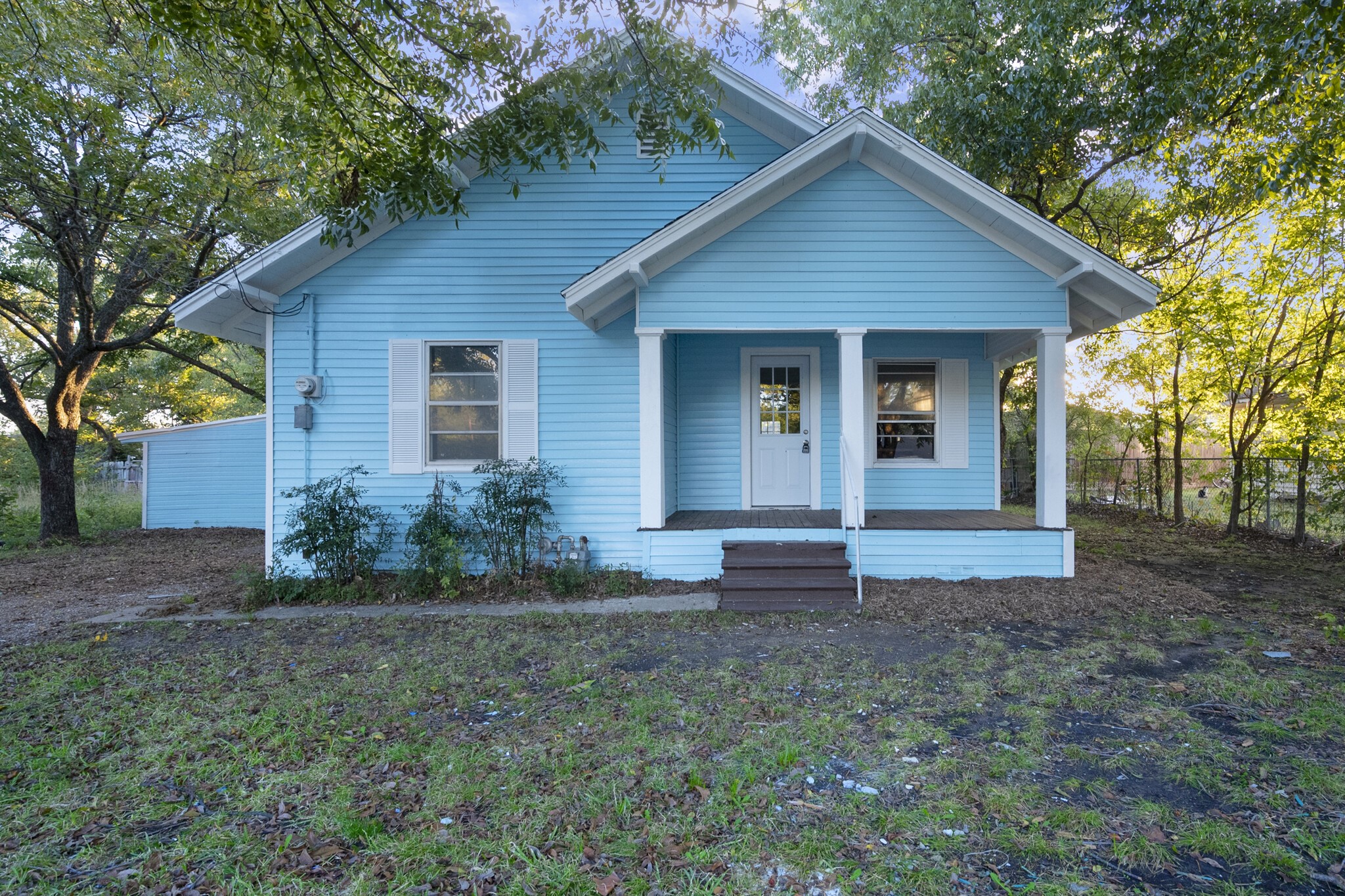 107 S Red Bud Street Ector TX 75439