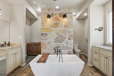 5225 County Road 304 Road Grandview TX 76050