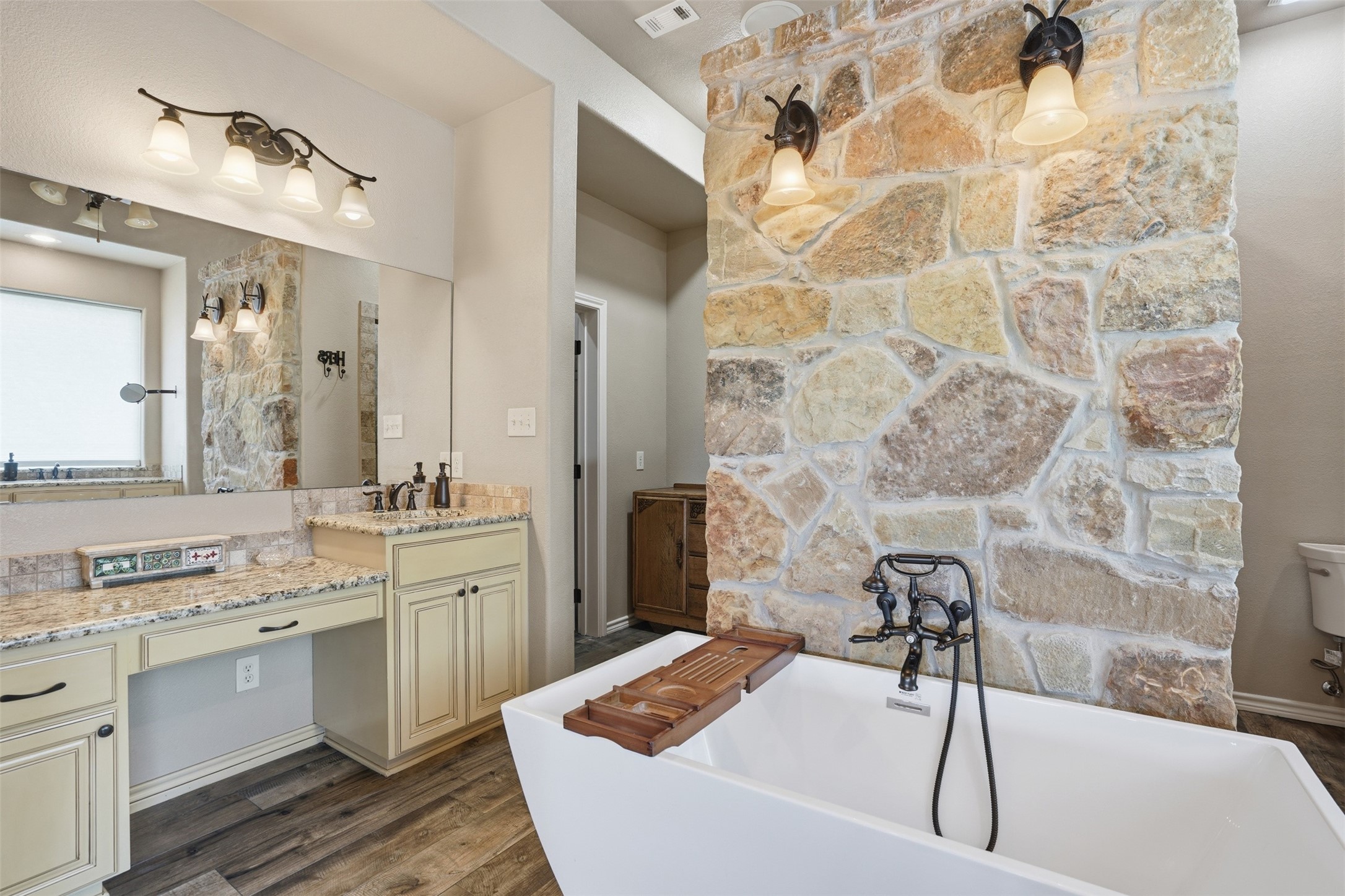 5225 County Road 304 Road Grandview TX 76050