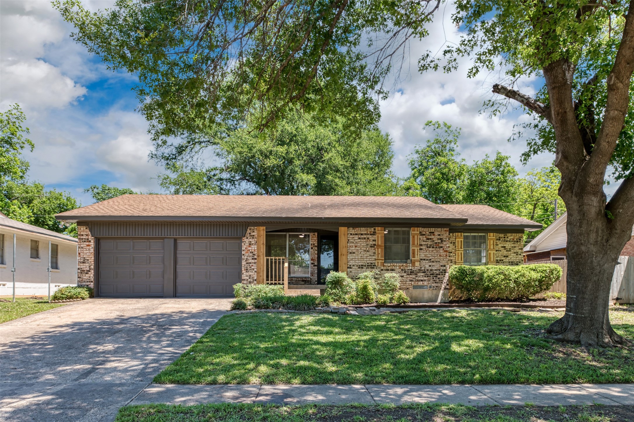 2530 Robin Lane Garland TX 75041