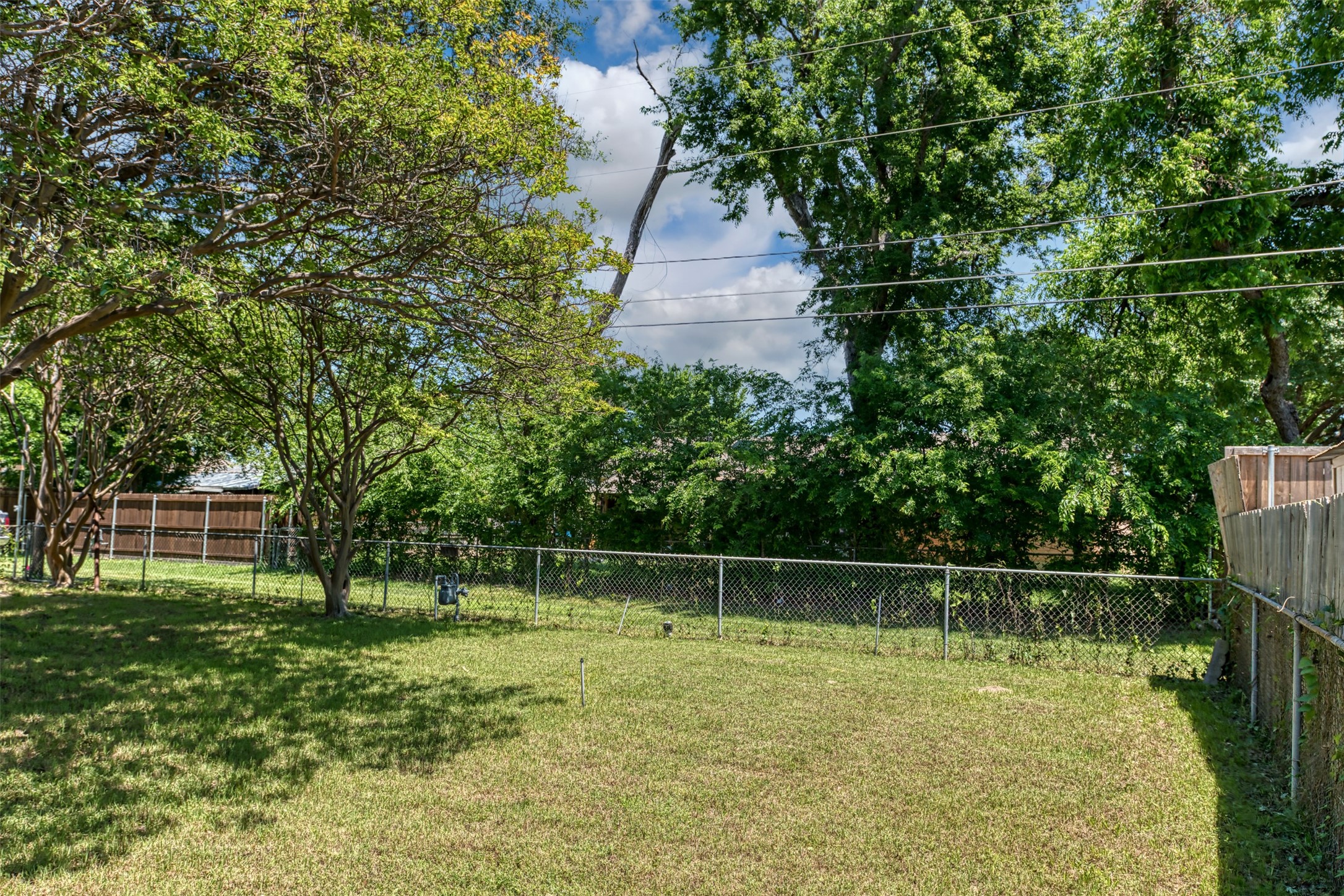 2530 Robin Lane Garland TX 75041