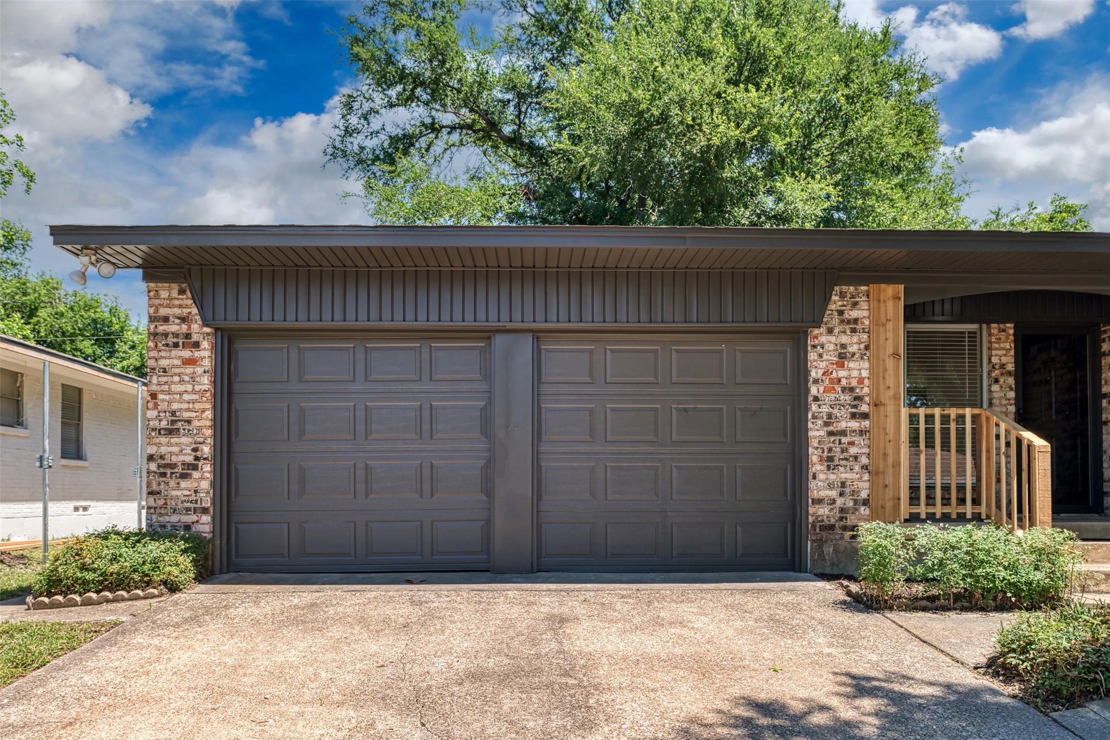2530 Robin Lane Garland TX 75041