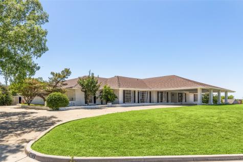 913 Robertson Road Grand Prairie TX 75050