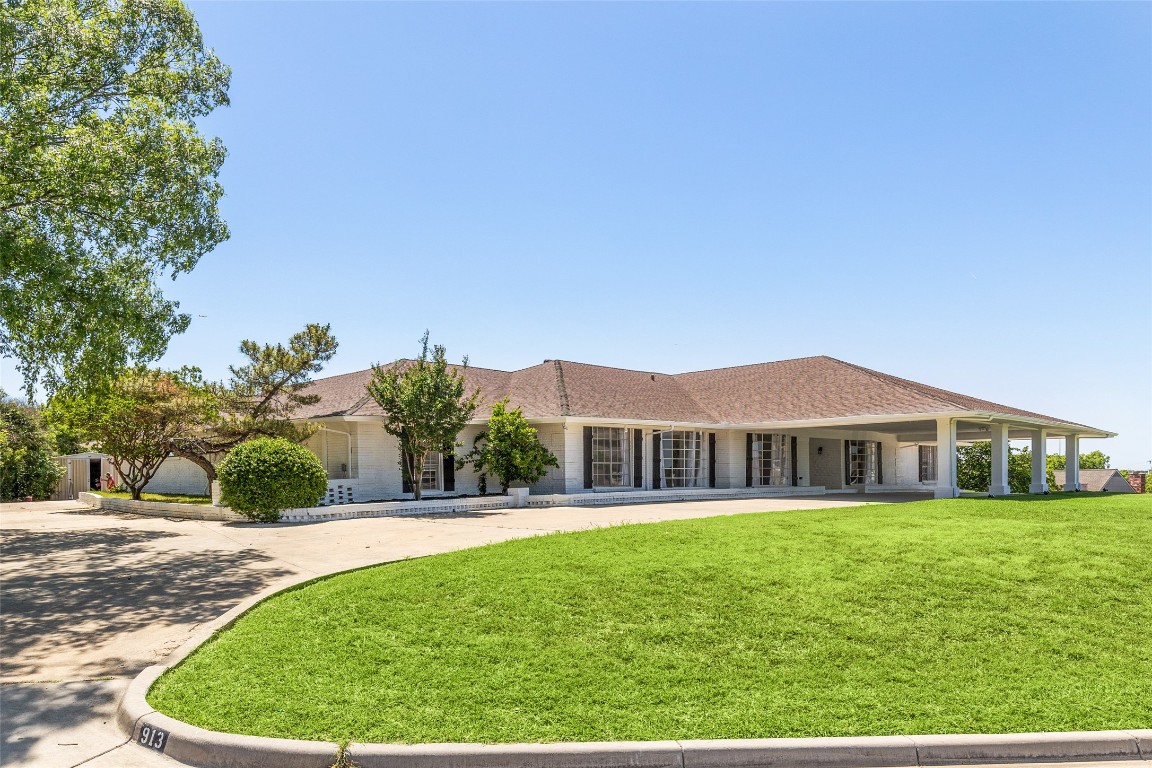 913 Robertson Road Grand Prairie TX 75050