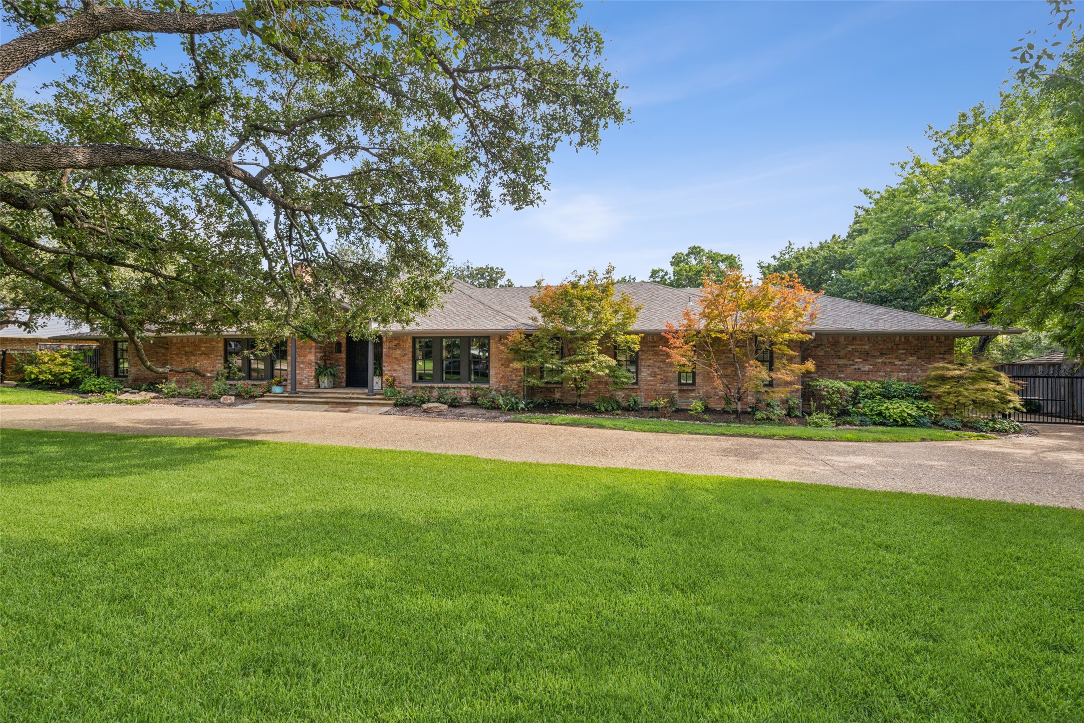 5410 Royal Crest Drive Dallas TX 75229
