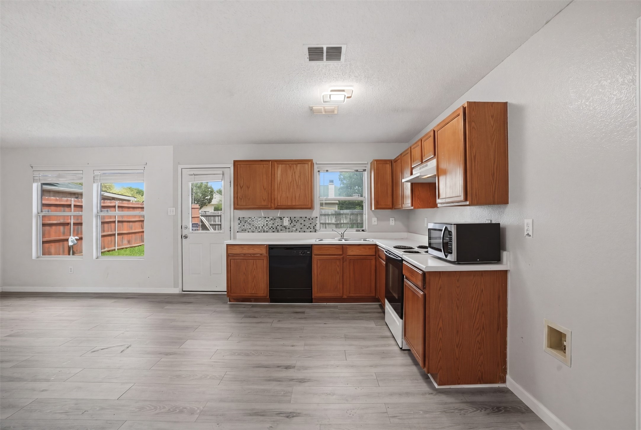 1400 Blazing Star Trail Burleson TX 76028