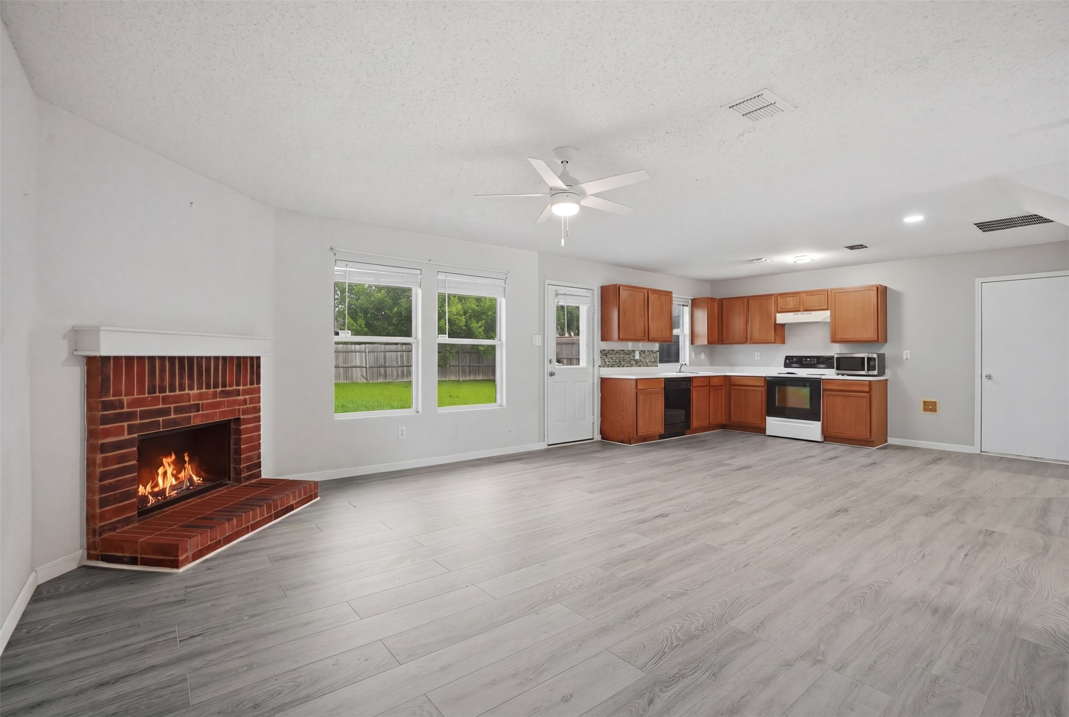 1400 Blazing Star Trail Burleson TX 76028