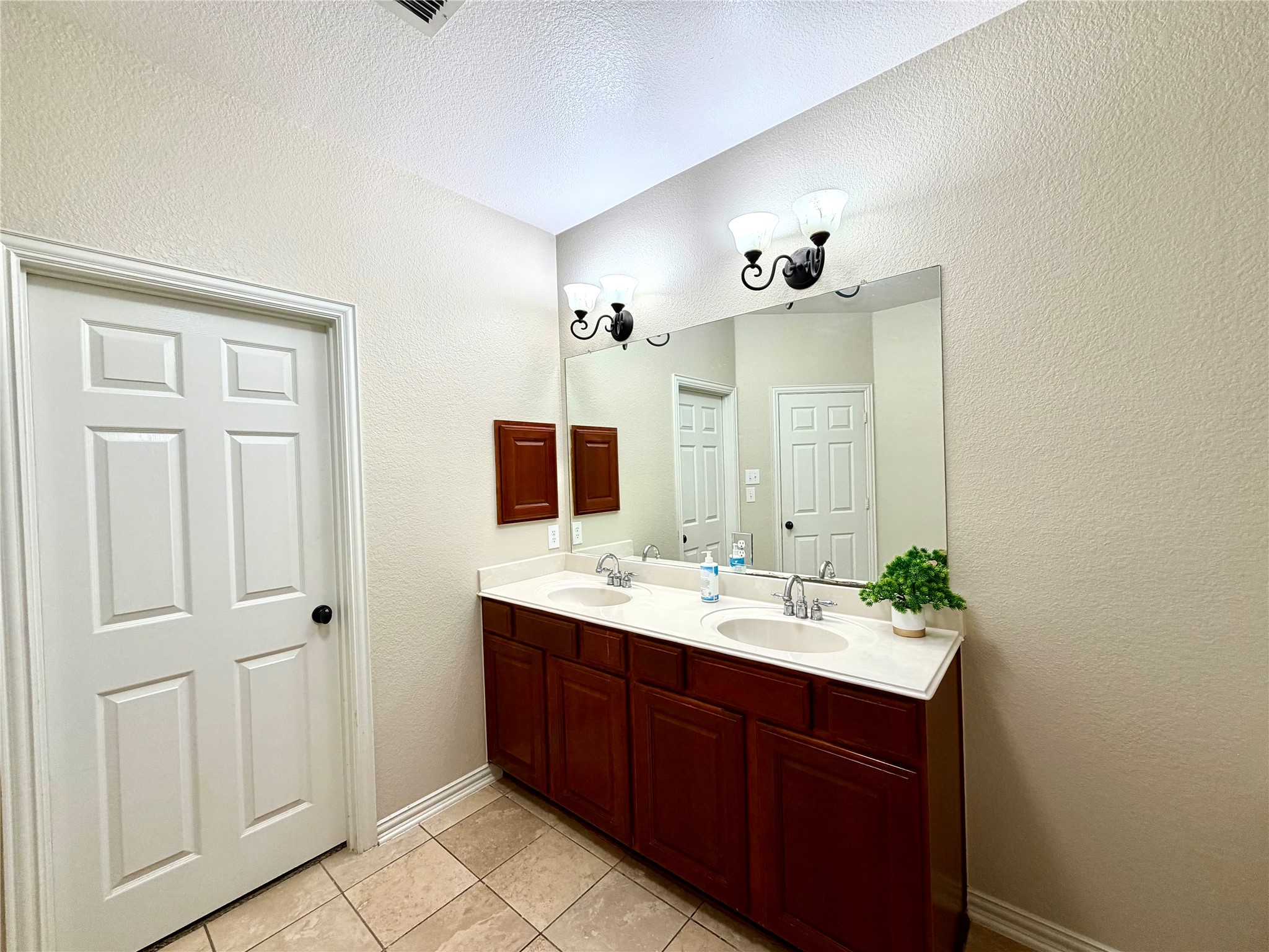 4539 Glenshire Court Sachse TX 75048