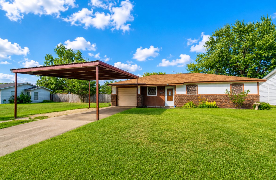 204 N Texas Street Whitney TX 76692