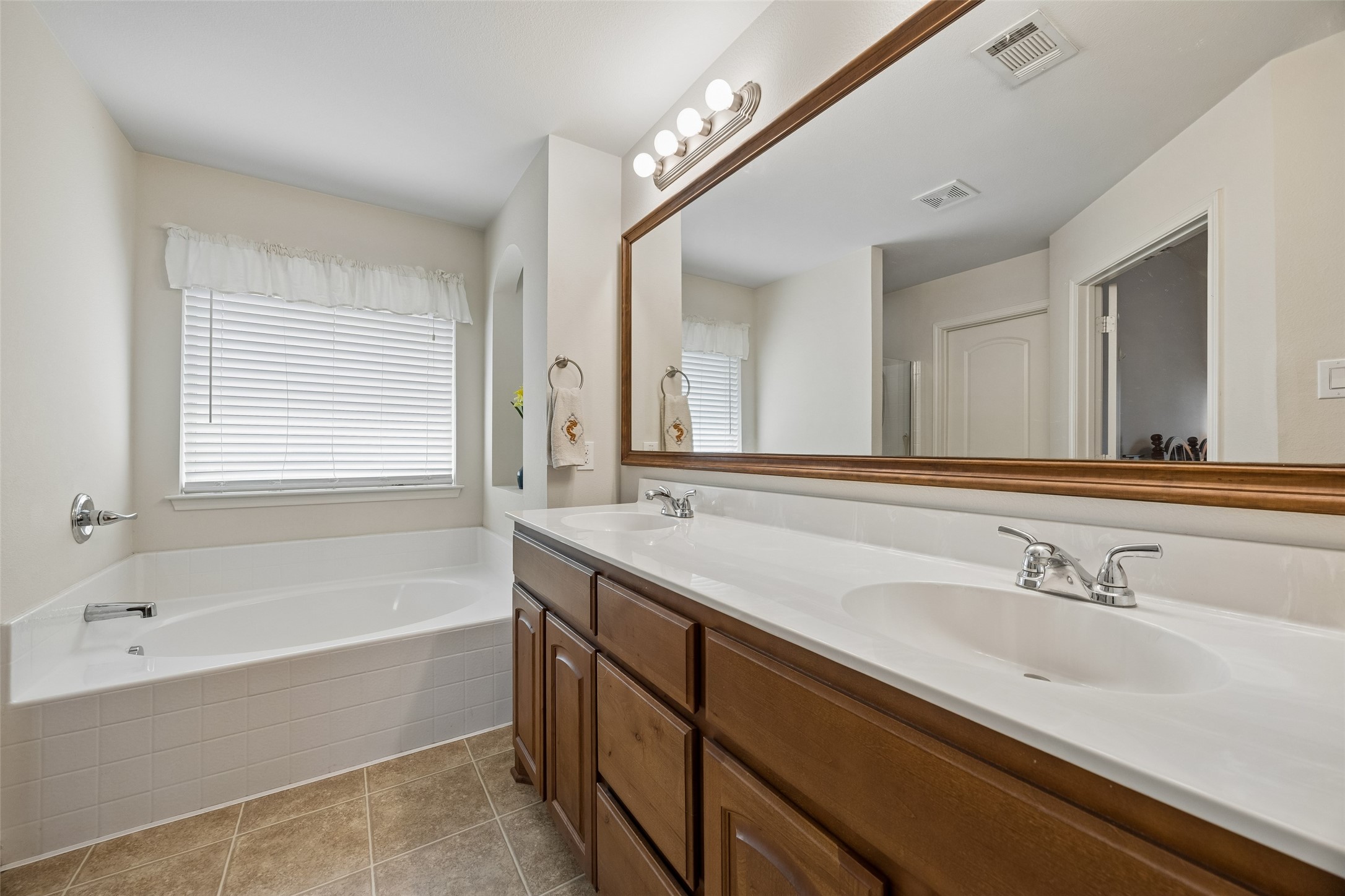 1408 Lauren Lane Granbury TX 76048