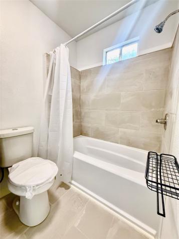 605 E Hickory Street Kaufman TX 75142
