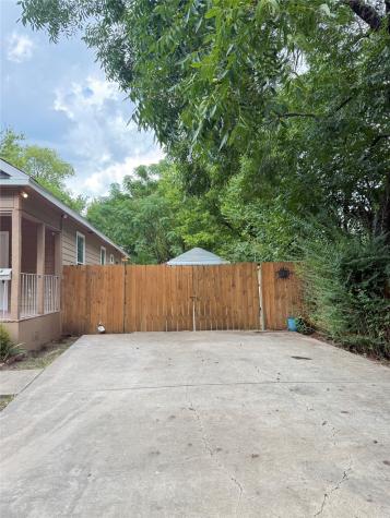 605 E Hickory Street Kaufman TX 75142