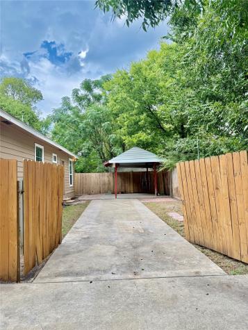 605 E Hickory Street Kaufman TX 75142