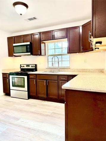 605 E Hickory Street Kaufman TX 75142