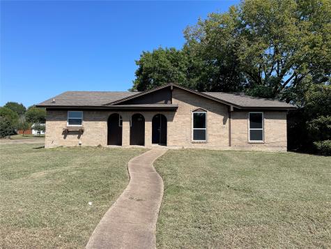 1001 Manitoba Drive Garland TX 75040