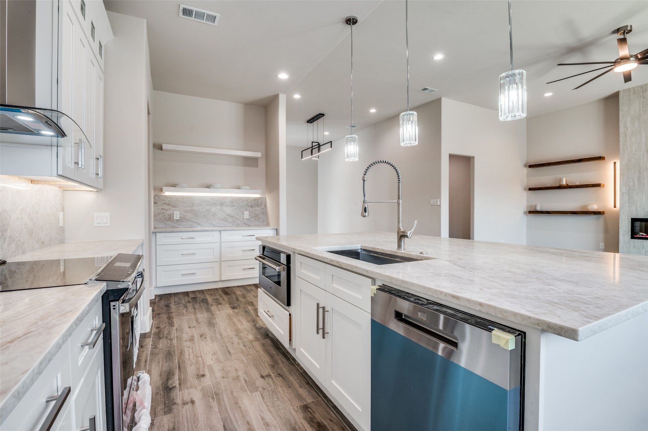 903 Urban Drive Desoto TX 75115