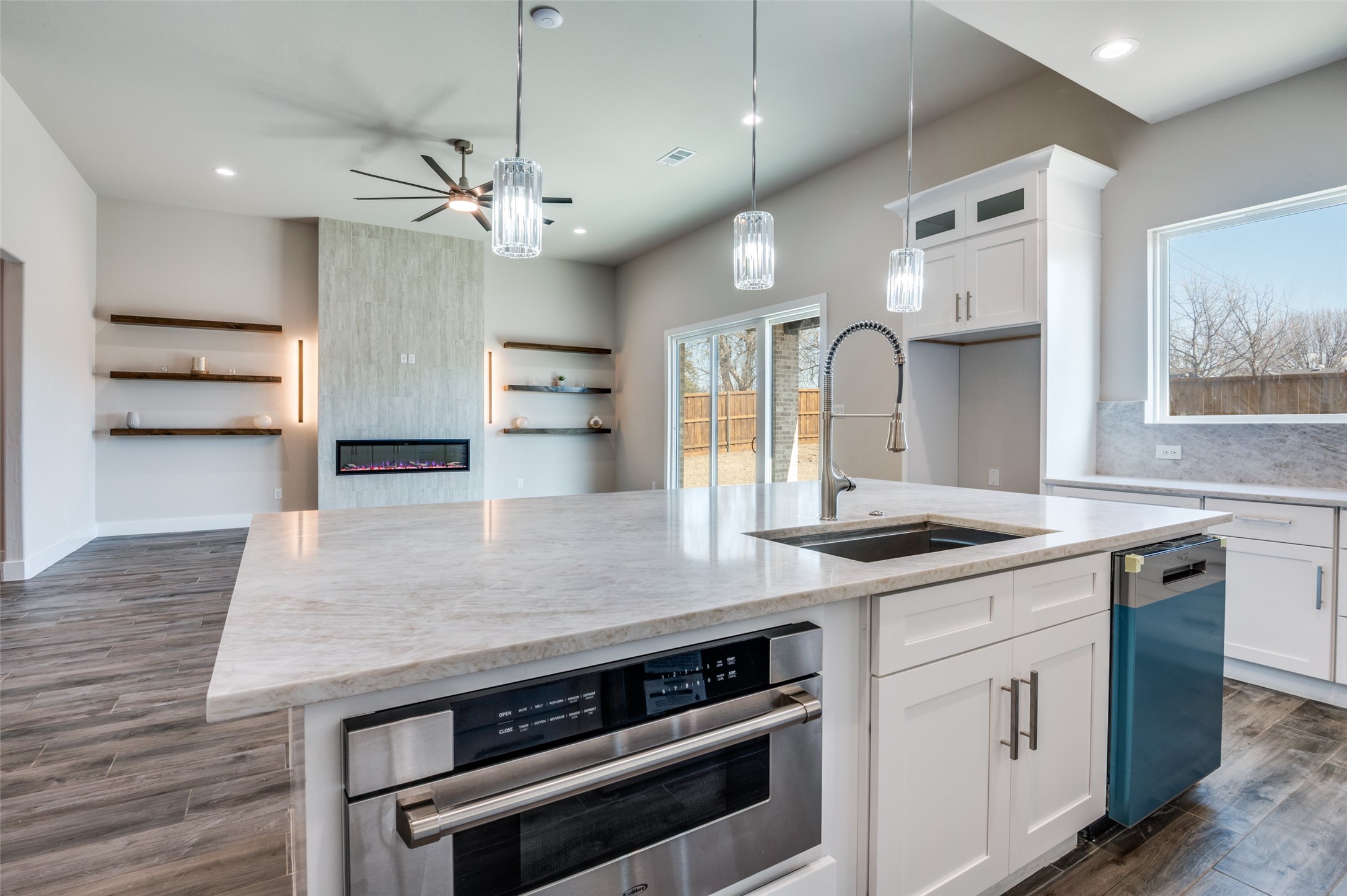 903 Urban Drive Desoto TX 75115