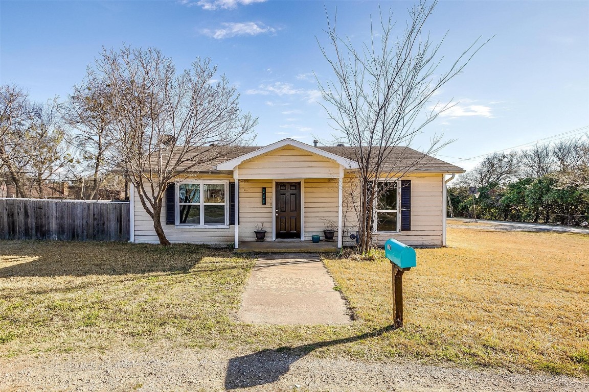 111 W Shelton Street Alvarado TX 76009