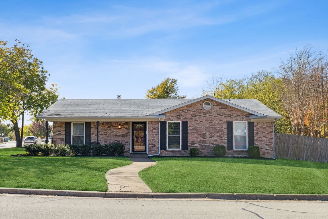7536 Maple Drive North Richland Hills TX 76180