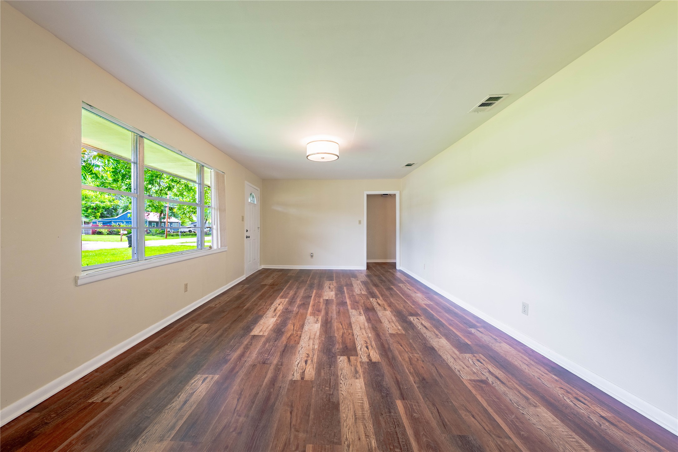 522 E Kempner Street Mabank TX 75147