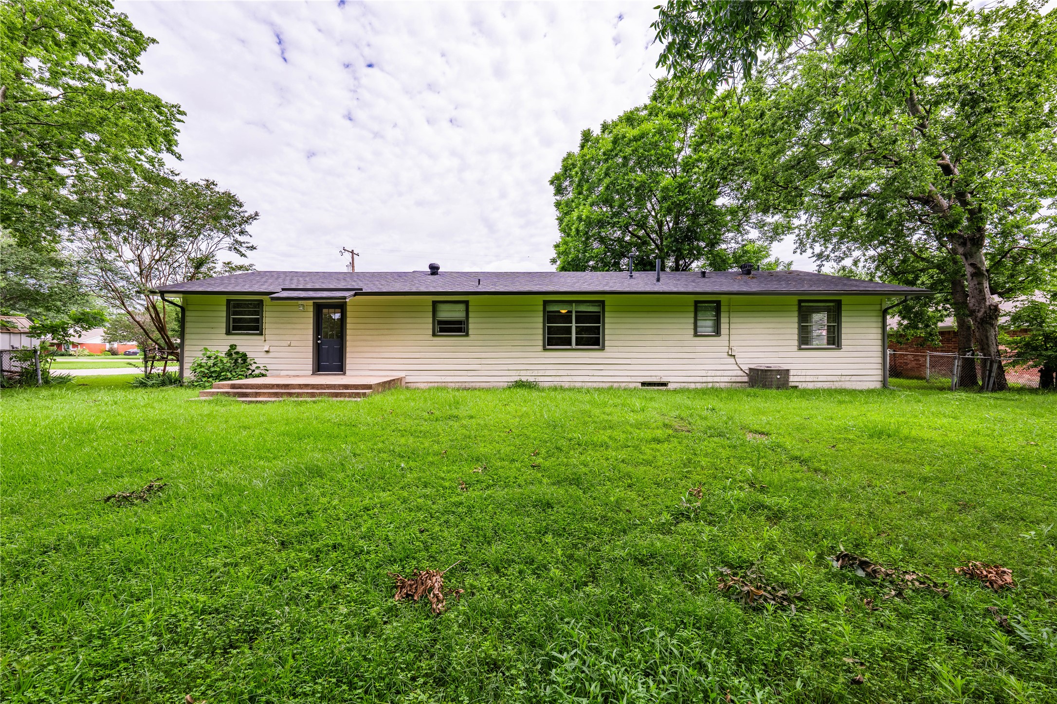 522 E Kempner Street Mabank TX 75147
