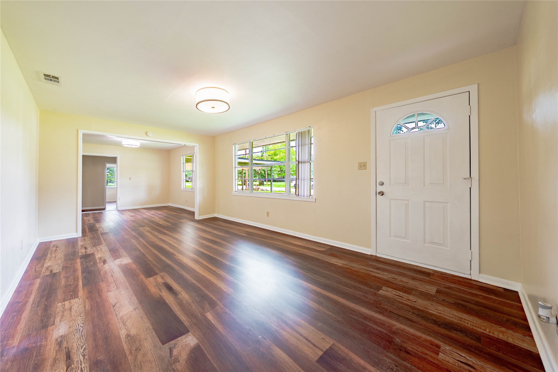 522 E Kempner Street Mabank TX 75147