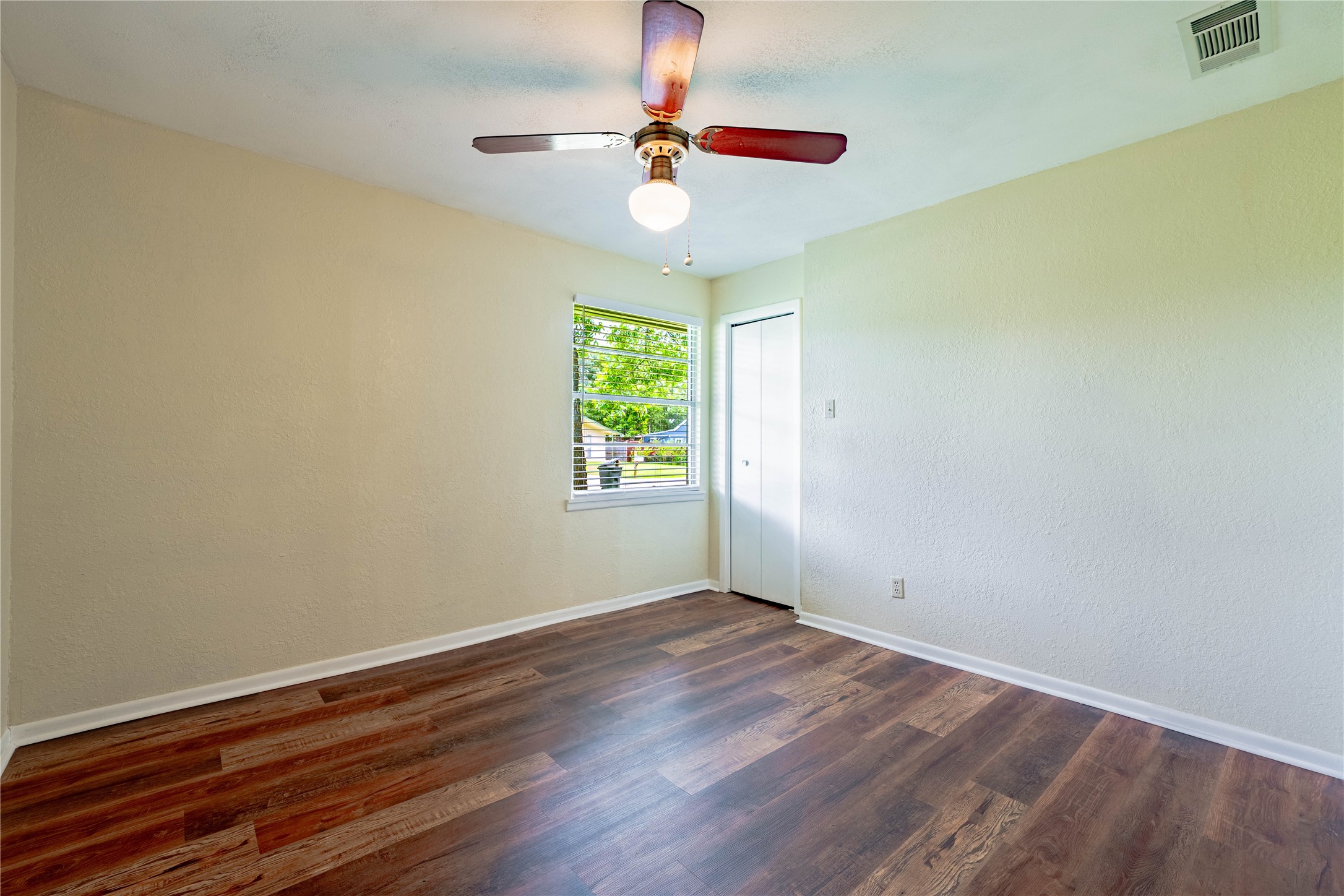 522 E Kempner Street Mabank TX 75147