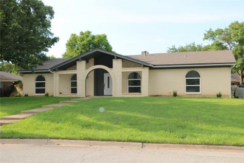 2814 Summerdale Drive Hurst TX 76054