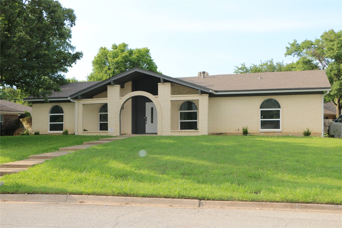 2814 Summerdale Drive Hurst TX 76054