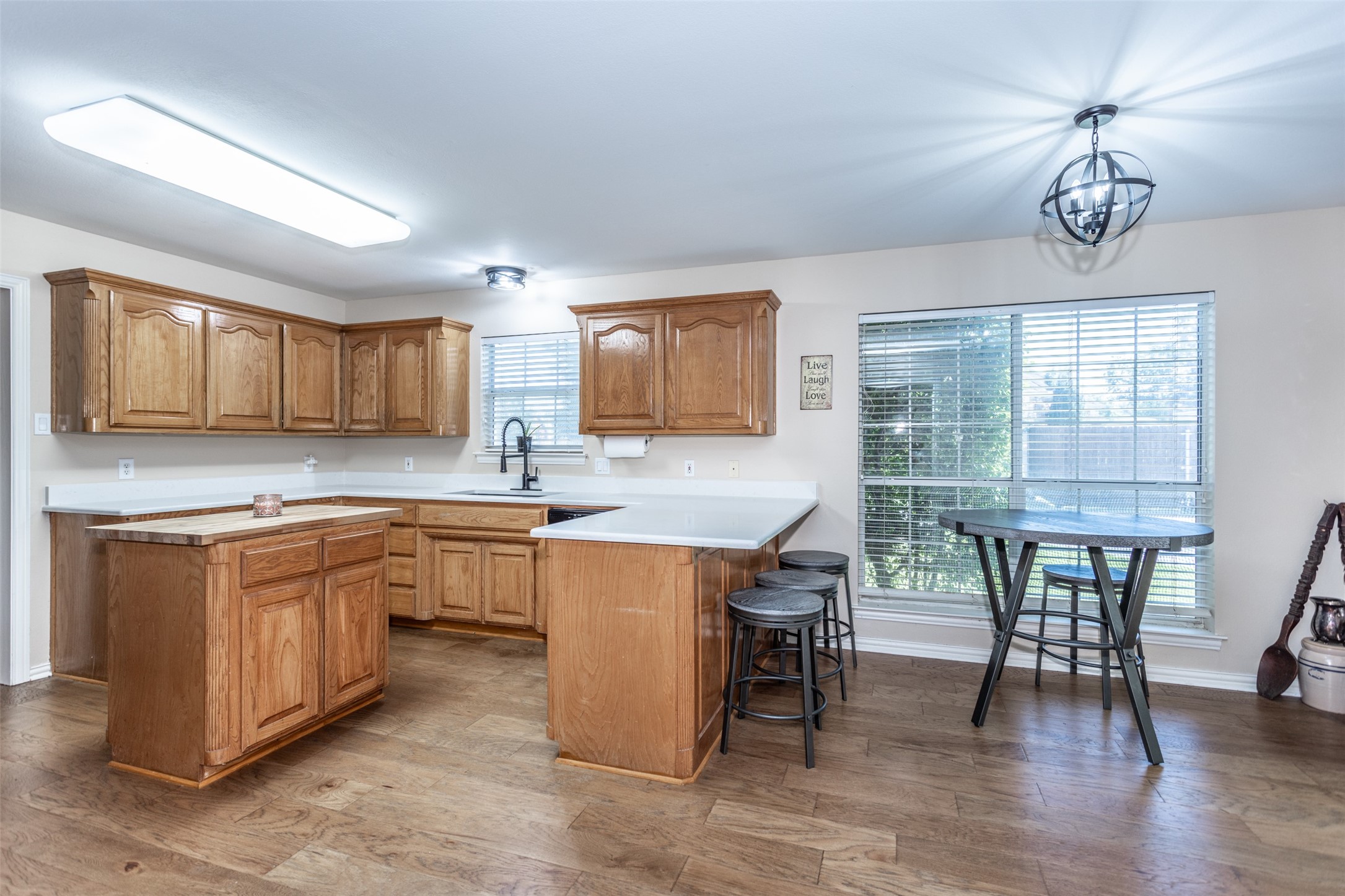 2424 Jolinda Lane Whitesboro TX 76273