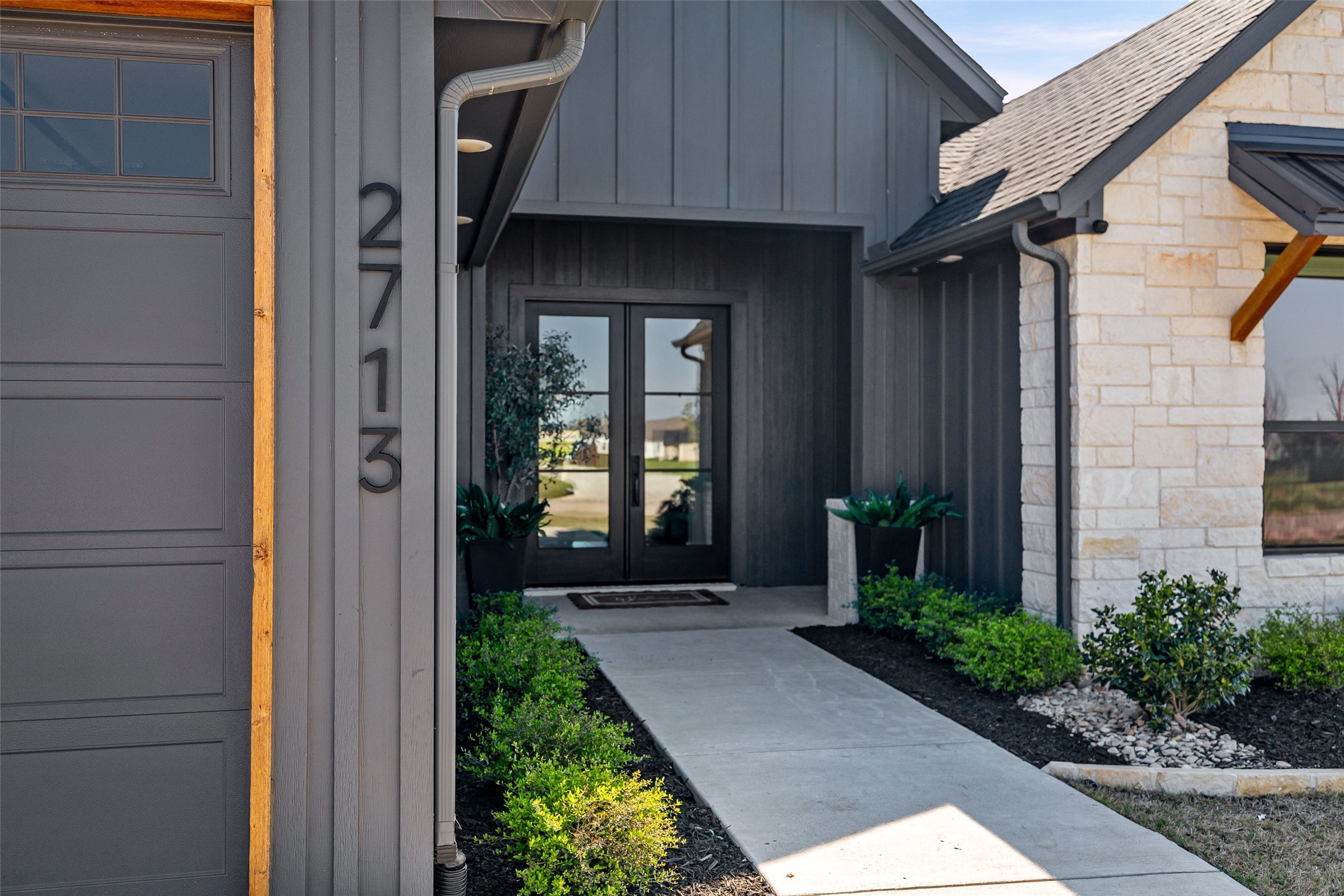 2713 Village Road Granbury TX 76049