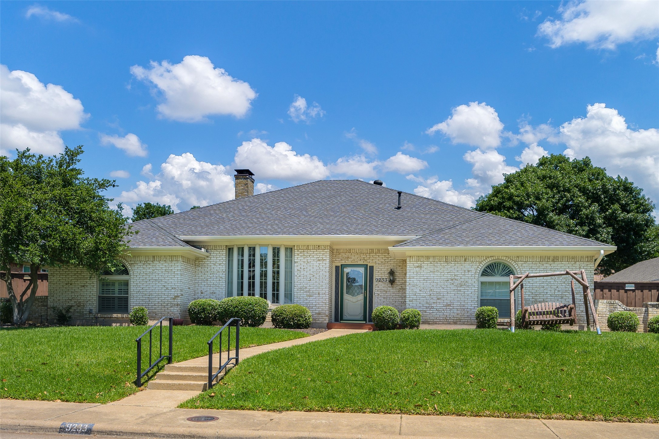 9233 Middle Glen Drive Dallas TX 75243
