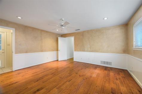 9233 Middle Glen Drive Dallas TX 75243