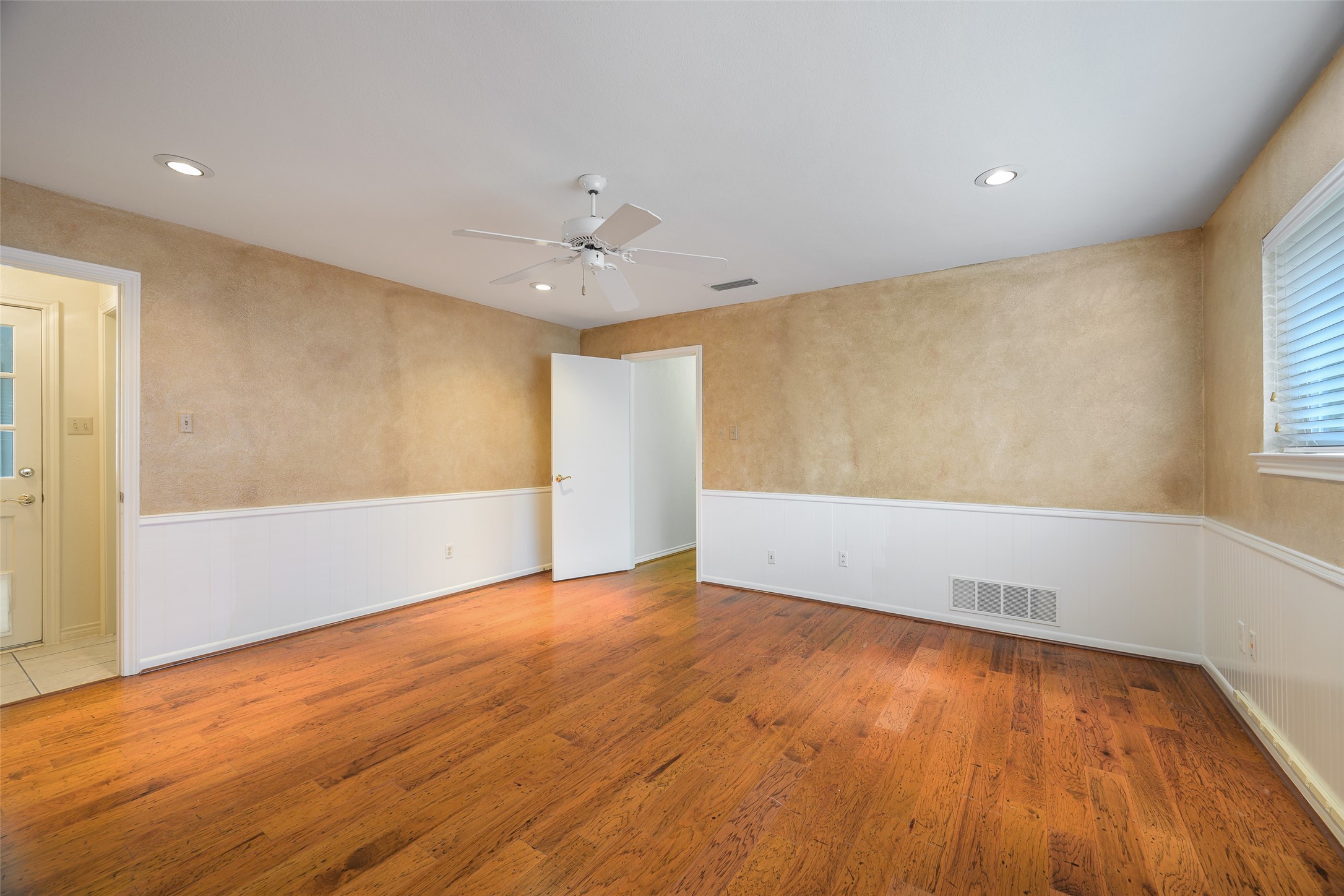 9233 Middle Glen Drive Dallas TX 75243