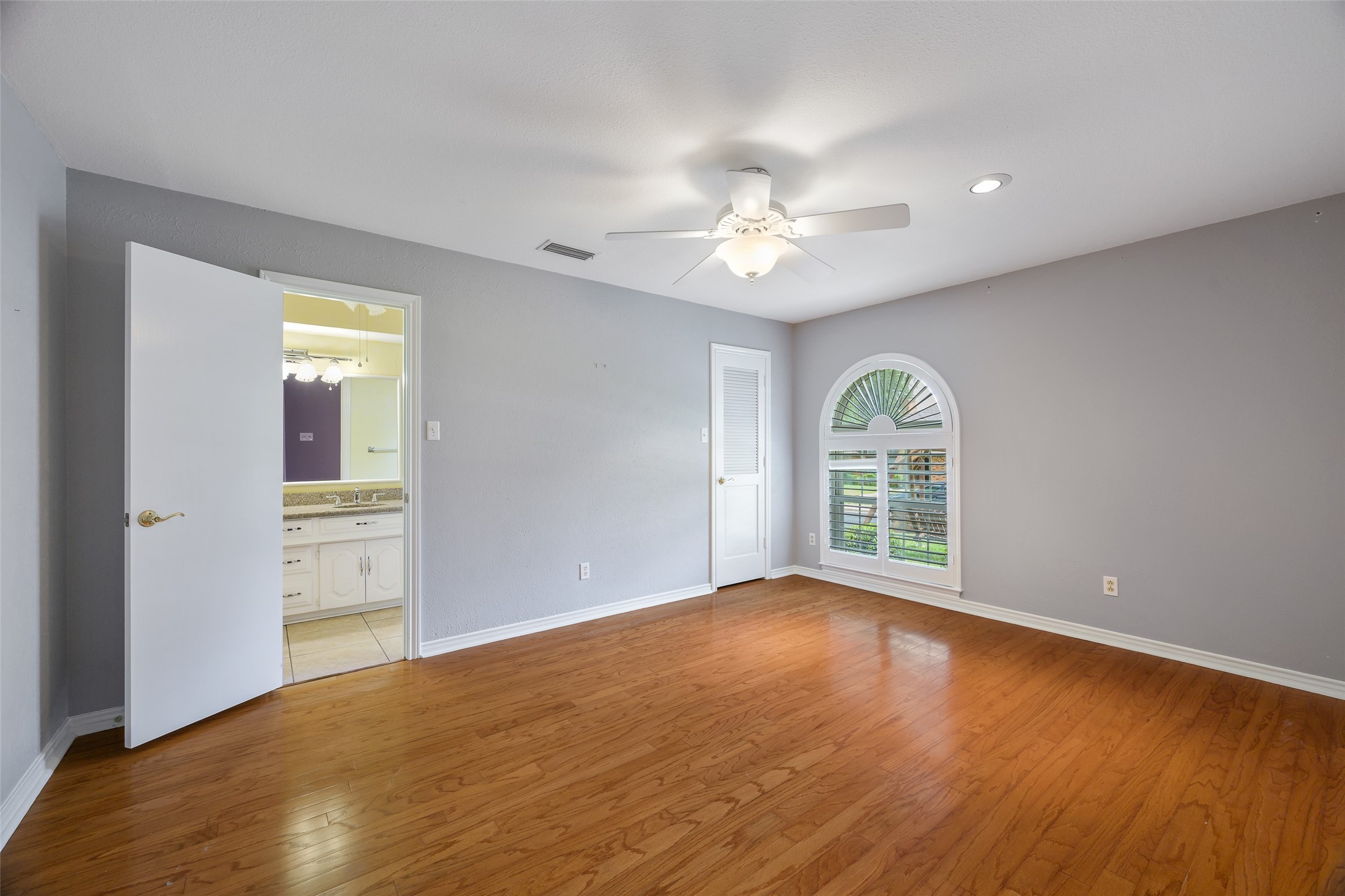 9233 Middle Glen Drive Dallas TX 75243