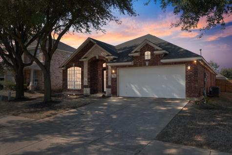 2756 Sweetbriar Lane Grand Prairie TX 75052