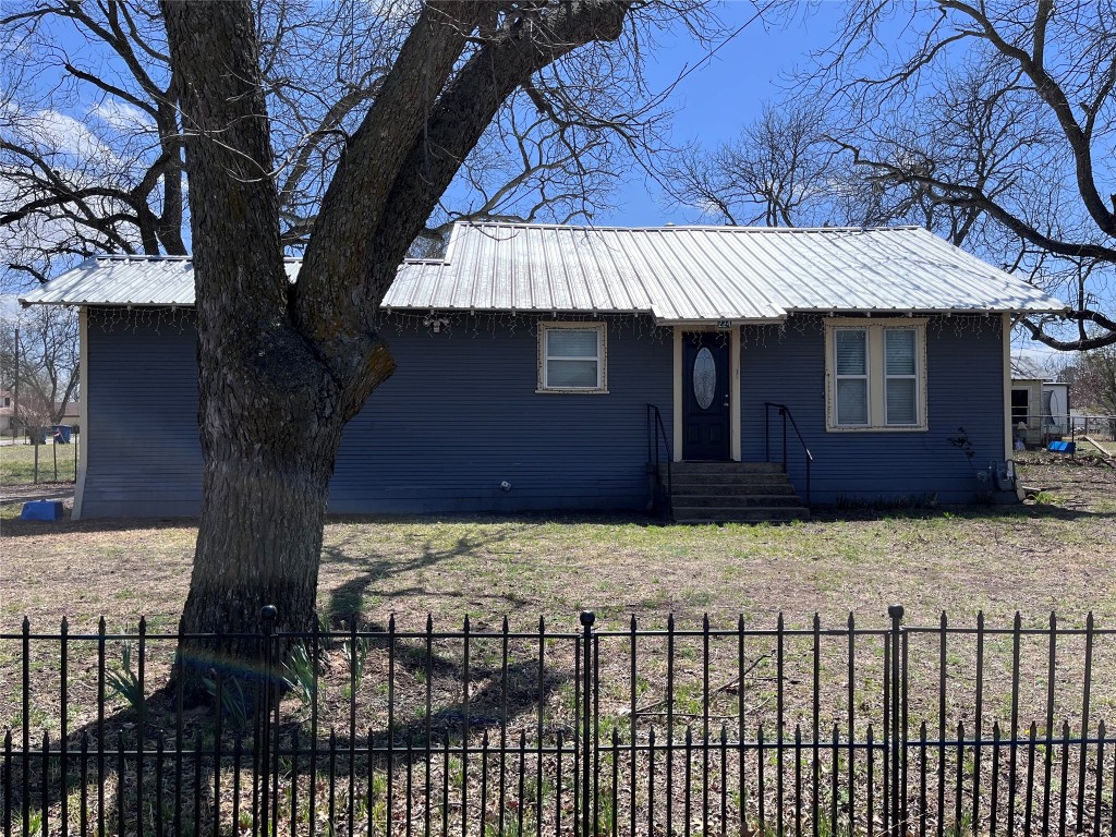 224 E Oak Avenue De Leon TX 76444