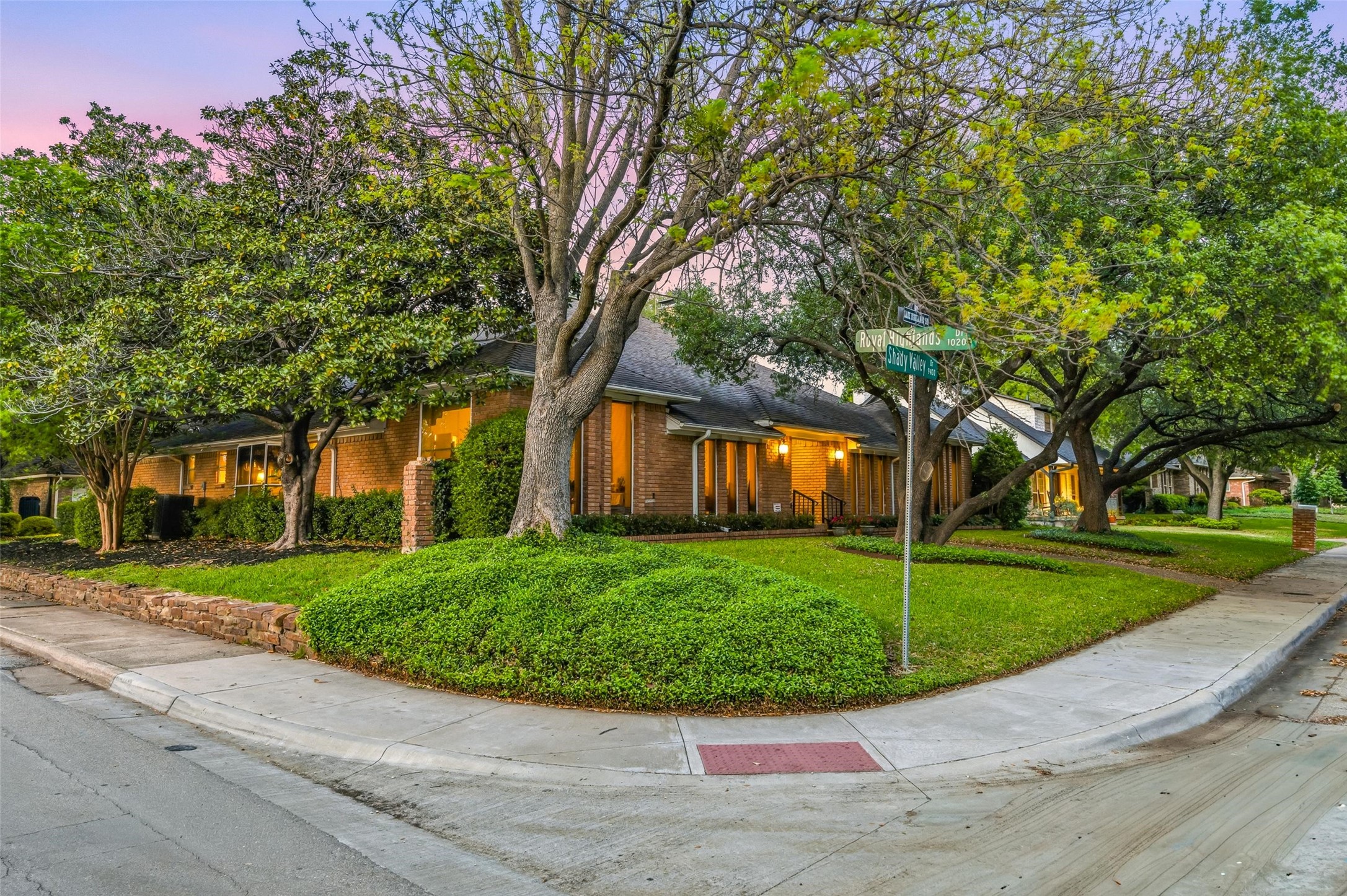 9401 Shady Valley Drive Dallas TX 75238