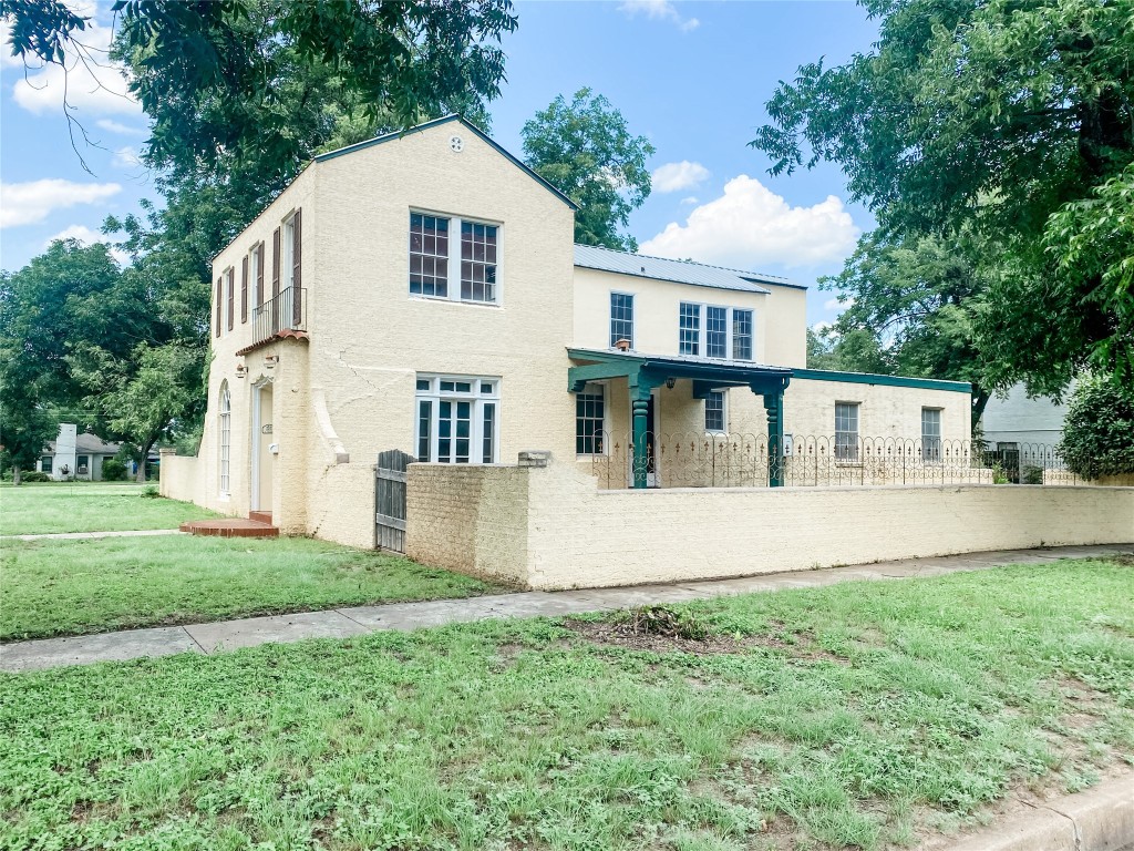 1005 S College Street Brady TX 76825