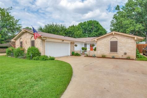 916 Columbus Court Bedford TX 76022